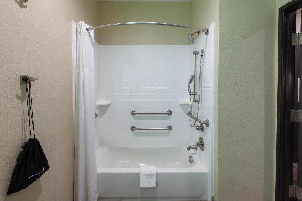 Studio Suite with Two Double Beds and Bath Tub - Mobility/Hearing Access - Non-Smoking interior