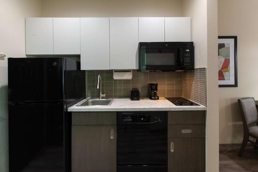 1 King Bed, Hearing Accessible Studio Suite, Non-Smoking interior